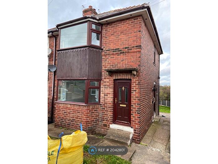 2 Bedroom Semi-Detached House To Rent In Fox Lane, Sheffield, S12
