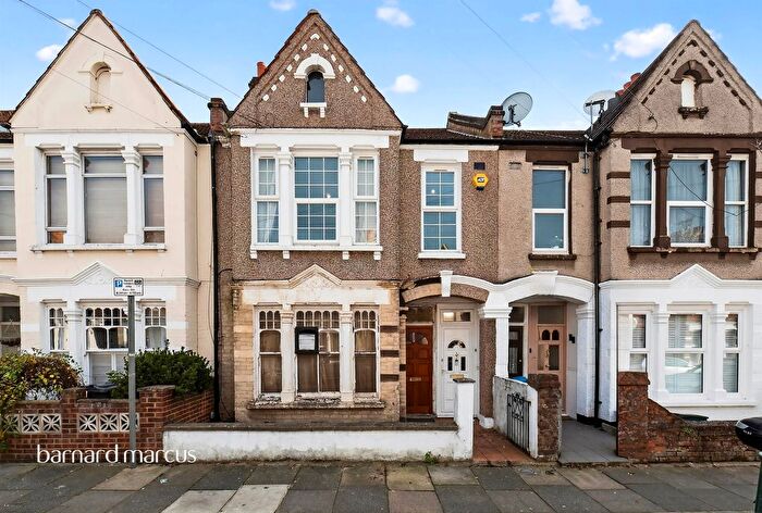 2 Bedroom Maisonette For Sale In Tynemouth Road, Mitcham, CR4