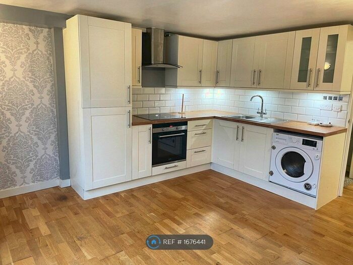 1 Bedroom Flat To Rent In Mount Ephraim, Tunbridge Wells, TN4