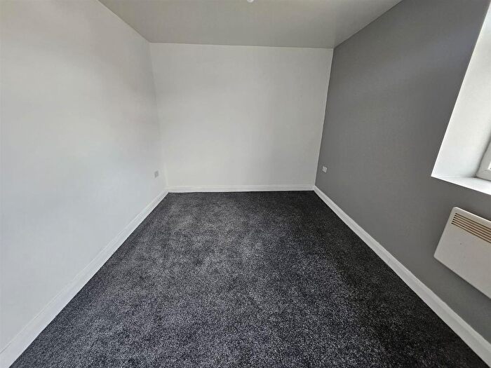 1 Bedroom Flat To Rent In - Halliwell Road, Bolton, BL1