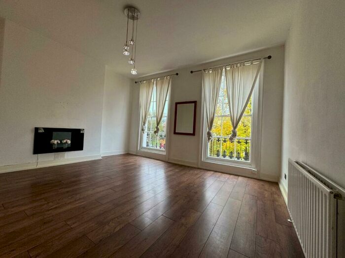 Flat To Rent In Hertford Road Edmonton, N9