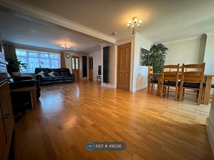 3 Bedroom End Of Terrace House To Rent In Grove Road, Ware, SG12