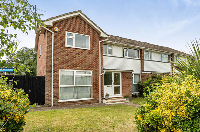 5 Bedroom End Of Terrace House For Sale In Fairwater Drive, Woodley, Reading, RG5