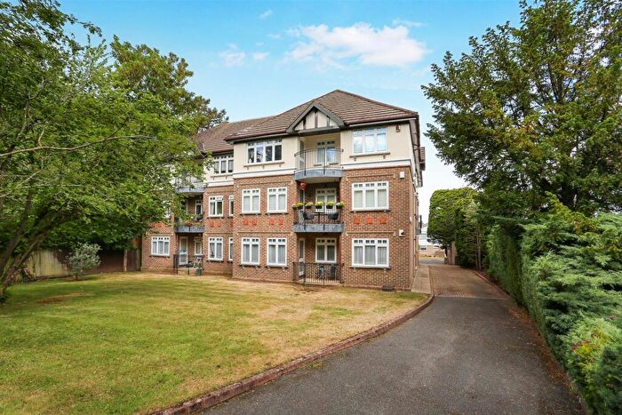2 Bedroom Apartment To Rent In Worcester Road, SM2