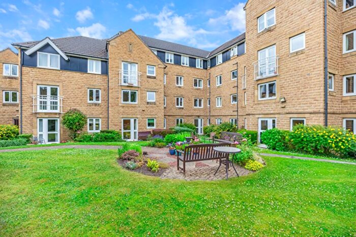 1 Bedroom Flat For Sale In Springs Lane, Ilkley, West Yorkshire, LS29
