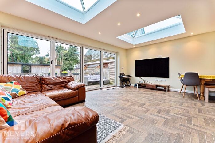 5 Bedroom Detached House To Rent In Kingfisher Close, West Moors, Ferndown, BH22