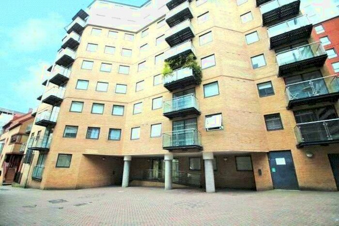 2 Bedroom Apartment To Rent In Icon House, Merchants Place, Reading, Berkshire, RG1