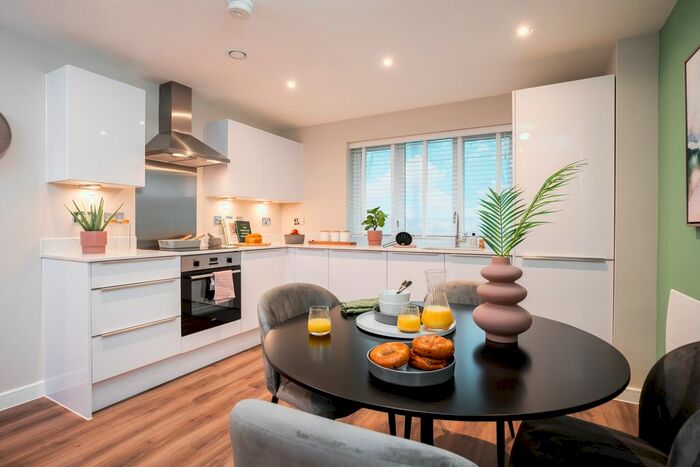 3 Bedroom Flat For Sale In "The Swale" At A- Caversham Road, Reading, RG1
