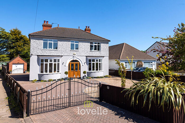4 Bedroom Detached House For Sale In Louth Road, Scartho, Grimsby, DN33