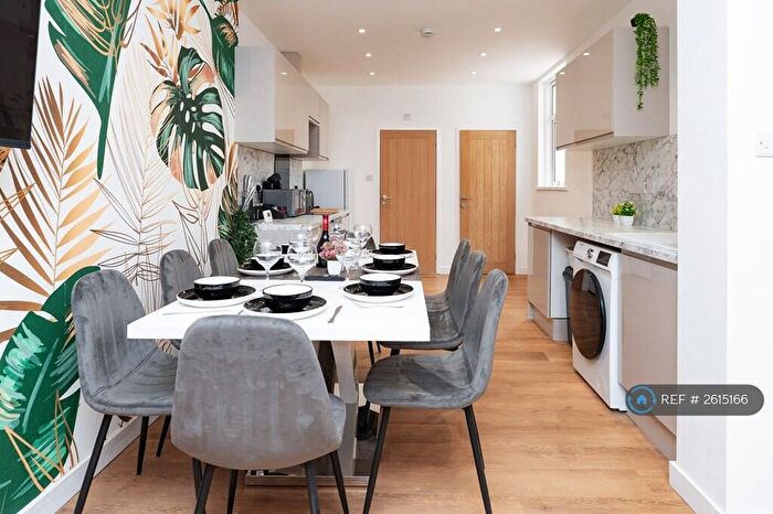 3 Bedroom Flat To Rent In London Road, Portsmouth, PO2