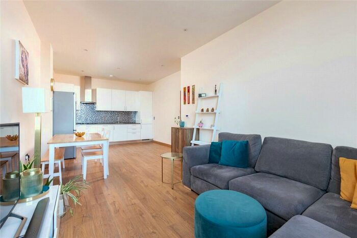 2 Bedroom Apartment To Rent In High Road, Romford, RM6