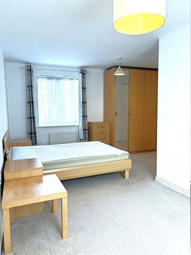 1 Bedroom Flat To Rent In Symphony Close, Edgware, HA8