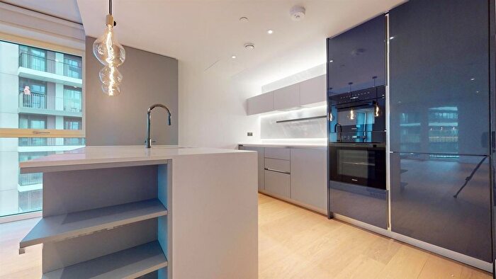 2 Bedroom Flat To Rent In Reflection Apartment, White City Living, London, W12