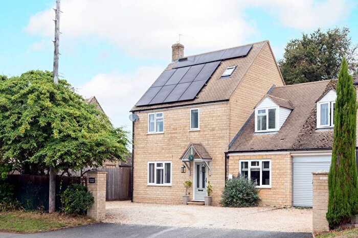 5 Bedroom Semi-Detached House For Sale In Rissington Road, Bourton-On-The-Water, GL54