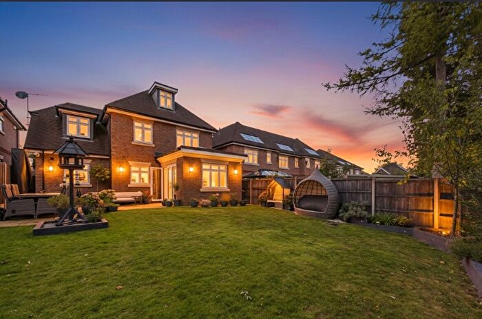 4 Bedroom Detached House For Sale In Mimosa Close, Epsom, KT17