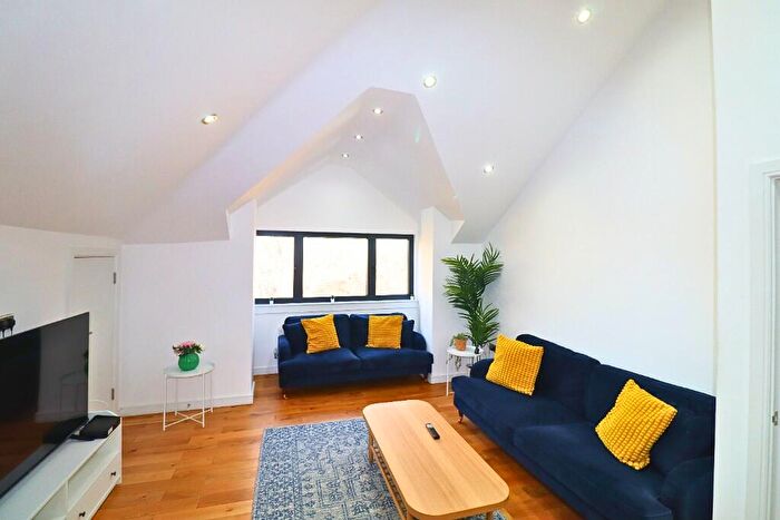 3 Bedroom Apartment To Rent In St. Marks Road, Maidenhead, Berkshire, SL6