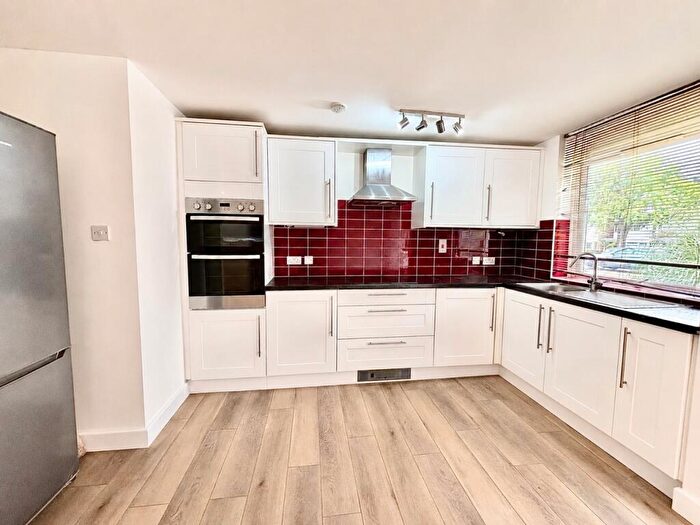 2 Bedroom Flat To Rent In Dudley Court, Wanstead, E11