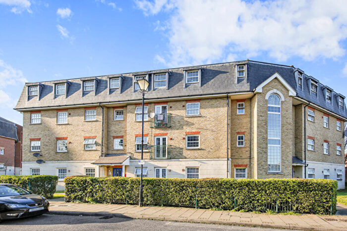 2 Bedroom Flat For Sale In Queensberry Place, E12