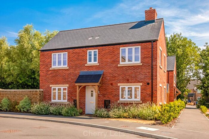 3 Bedroom End Of Terrace House To Rent In Hobart Way, Deddington, OX15