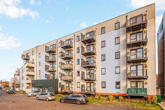 2 Bedroom Flat To Rent In Salisbury Road, Southall, UB2