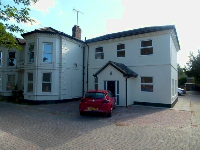 2 Bedroom Flat To Rent In Comberton Road, Kidderminster, DY10