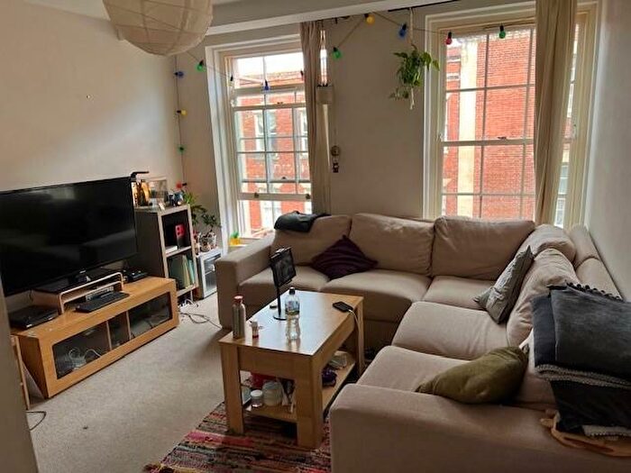 1 Bedroom Flat To Rent In Cave Court, Wilder Street, Bristol, BS2