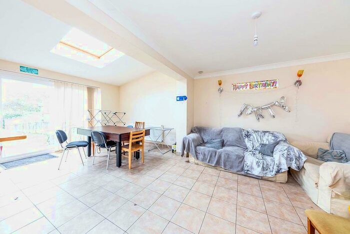 5 Bedroom Semi-Detached House To Rent In Oxford Road, Canterbury, CT1