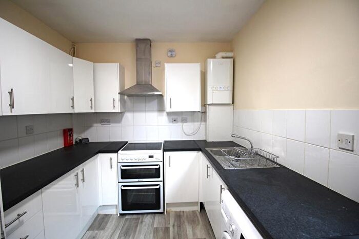 2 Bedroom Flat To Rent In High Street, Bedford, MK40