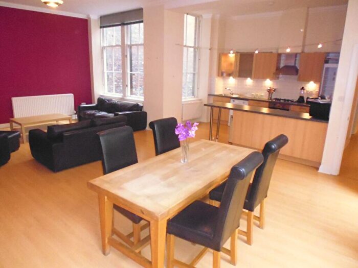 3 Bedroom Flat To Rent In Miller Street, Glasgow, G1