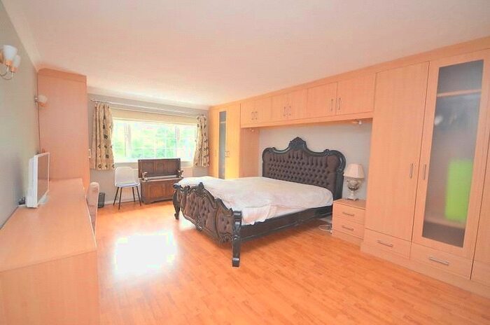 5 Bedroom Detached House To Rent In Noak Hill Road, Romford RM3