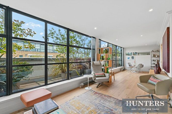 2 Bedroom Flat For Sale In Ferry Quays, , Ferry Lane, TW8