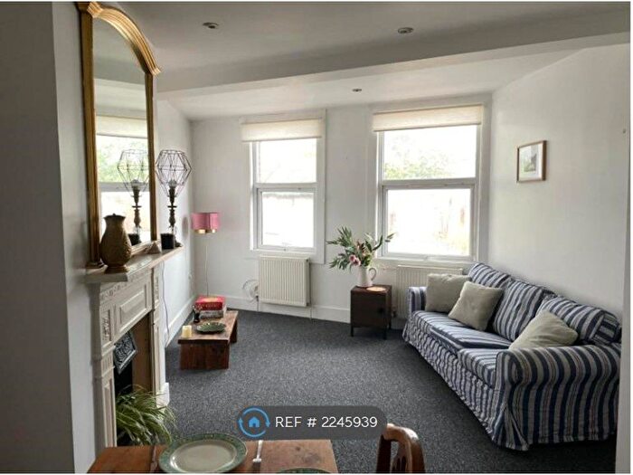 3 Bedroom Flat To Rent In Thrale Rd, London, SW16