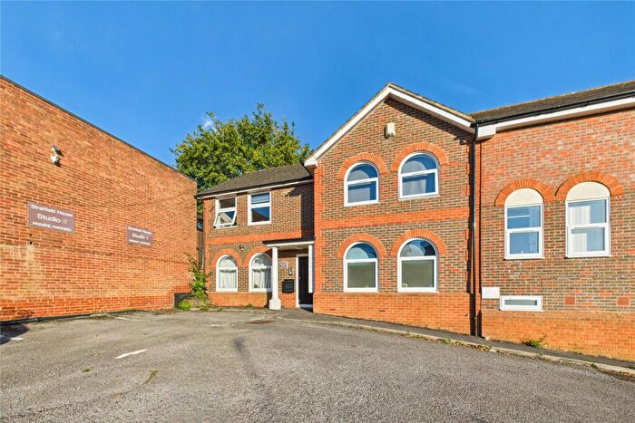 Studio For Sale In High Street, Crowthorne, Berkshire, RG45