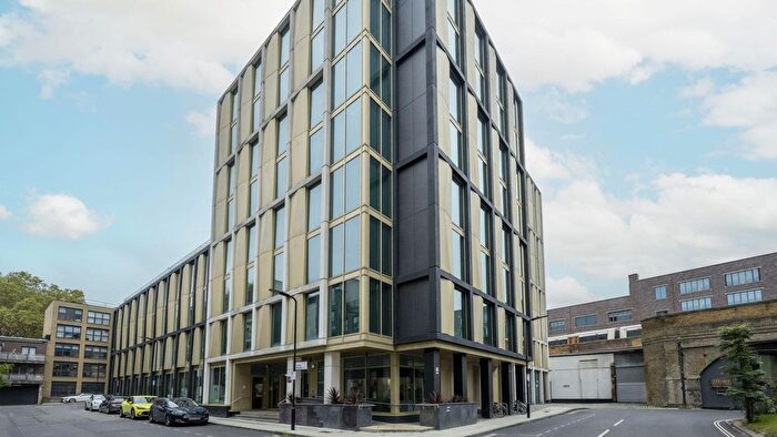 Studio To Rent In Long Street, London, E2