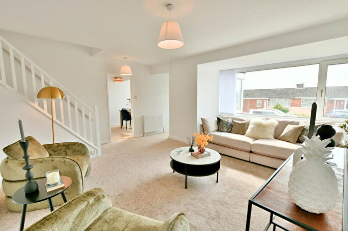 3 Bedroom Semi-Detached House For Sale In Ashtree Close, Rowlands Gill, NE39