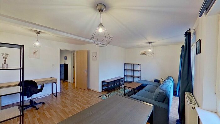 2 Bedroom Flat To Rent In Albion Gardens, Edinburgh, Midlothian, EH7