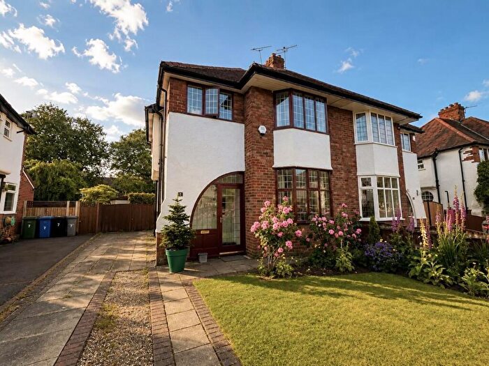 3 Bedroom Semi-Detached House For Sale In Swaylands Drive, Sale, M33