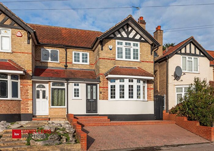 3 Bedroom Semi Detached House For Sale In Englands Lane, Loughton, IG10