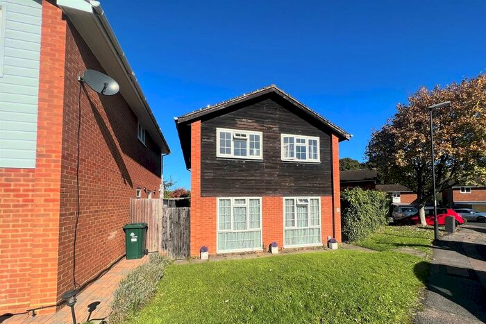 4 Bedroom Detached House To Rent In Lingfield Drive, Worth, Crawley, RH10