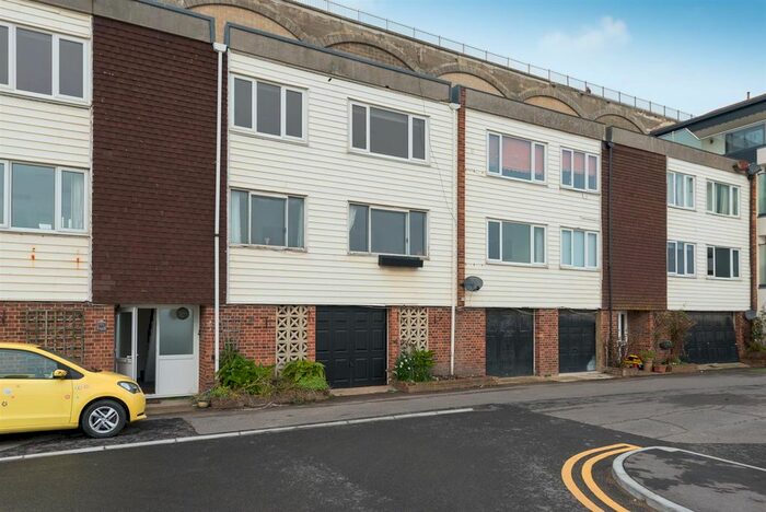 1 Bedroom Flat To Rent In Granville Marina Court, Marine Esplanade, Ramsgate CT11