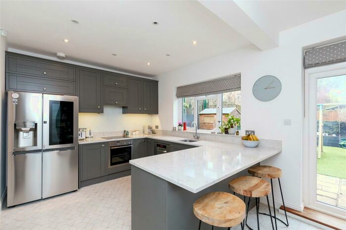 4 Bedroom House To Rent In Hartham Close, Islington, N7
