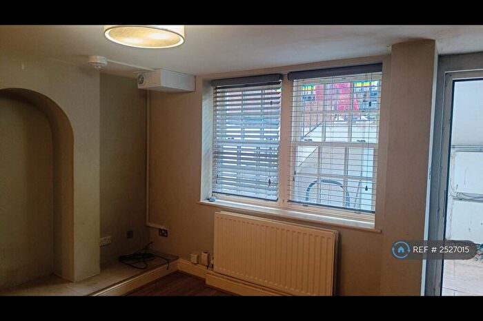 Studio To Rent In Howard Street, Reading, RG1
