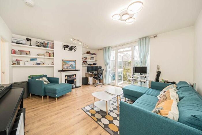 3 Bedroom Flat To Rent In Pratt Street, Camden, NW1