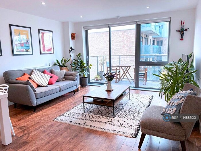 2 Bedroom Flat To Rent In Epstein Square, London, E14