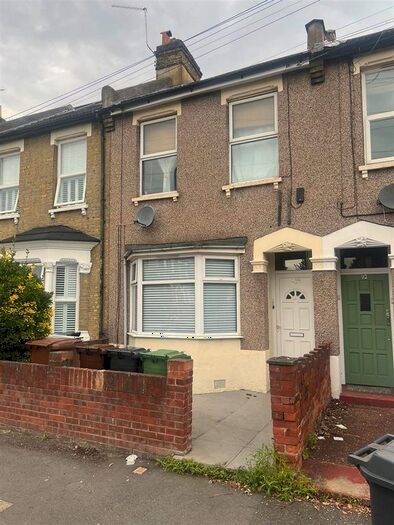 1 Bedroom Flat To Rent In Napier Road, Leytonstone, E11