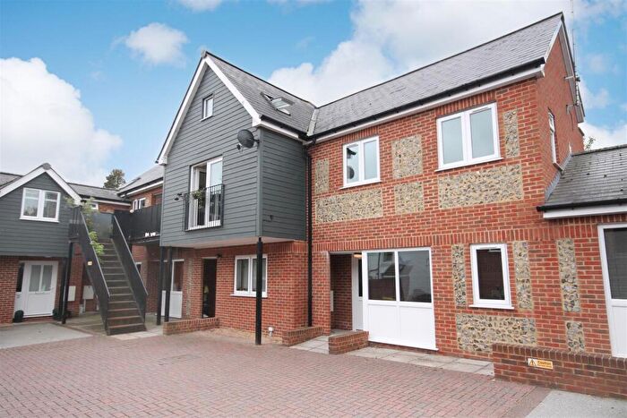 2 Bedroom House To Rent In Falkland Road, Dorking, RH4