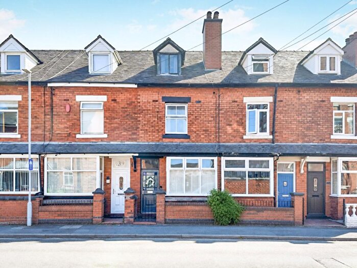 4 Bedroom Town House For Sale In Barngate Street, Leek, Staffordshire, ST13