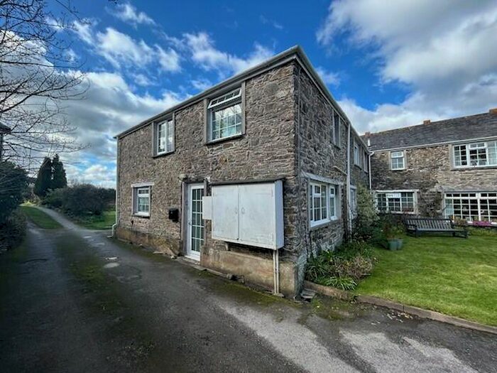 2 Bedroom House To Rent In Wadebridge, PL27
