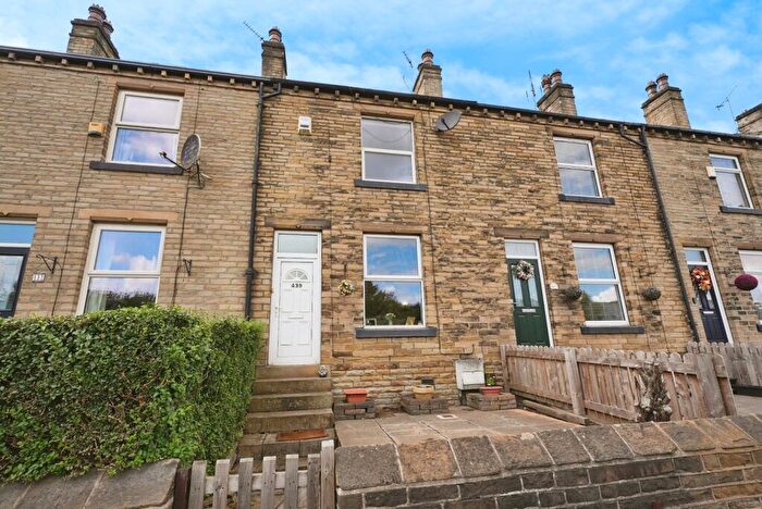 2 Bedroom Terraced House For Sale In Bradford Road, Brighouse, West Yorkshire, HD6