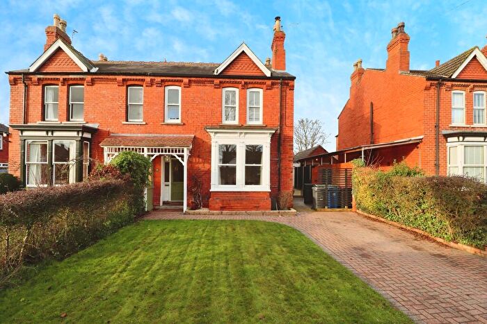 4 Bedroom Semi Detached House For Sale In Church Road, Saxilby, LN1